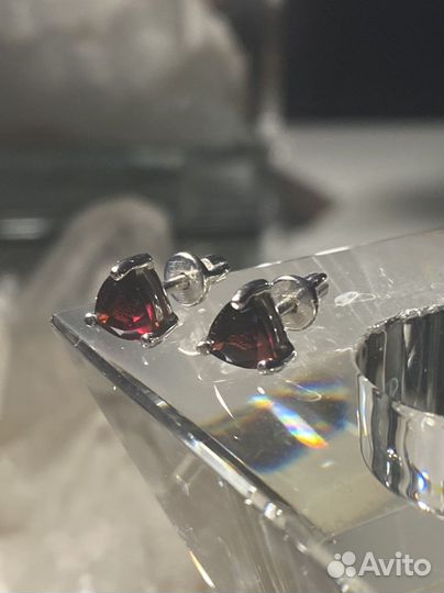 Пусеты-серьги серебро с гранатом и топазом