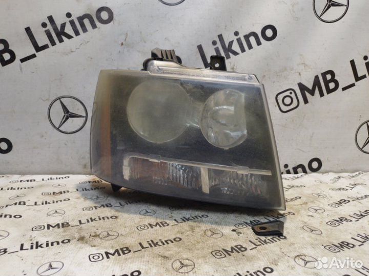 Фара галогеновая правая Chevrolet Tahoe GMT900