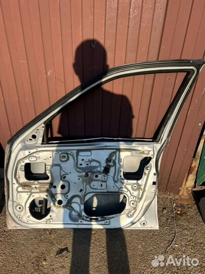 Дверь боковая передняя правая Honda Civic хэтчбек