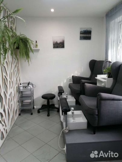 Мастер маникюра и педикюра