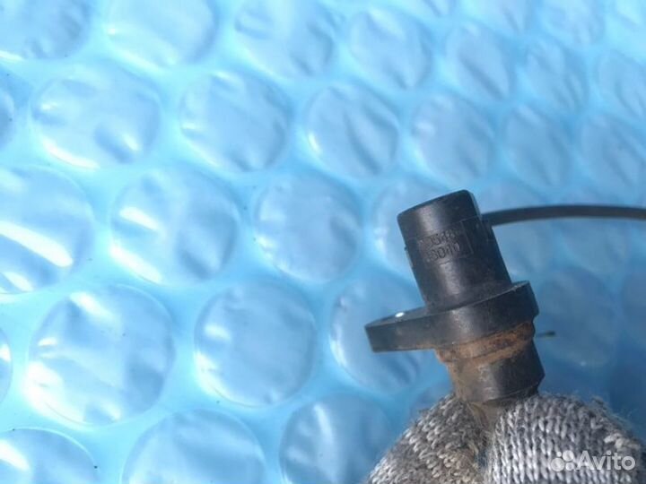 Датчик abs задний левый Toyota Highlander XU40