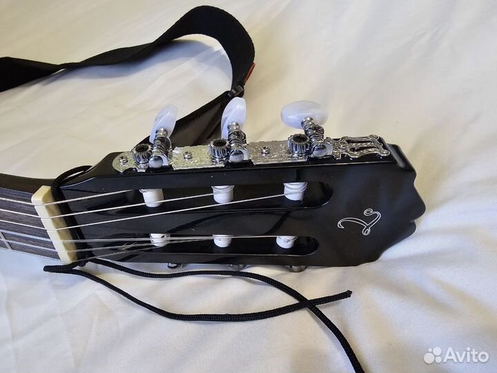 Классическая гитара с подключением Takamine GC2CE