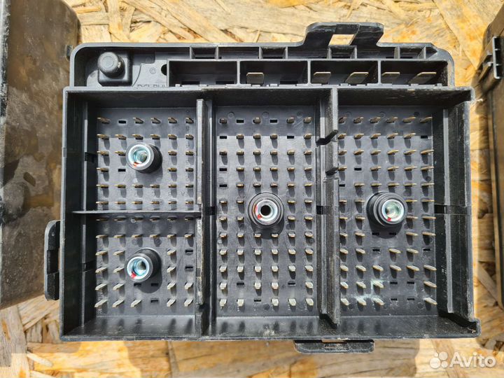 Блок предохранителей Kia Spectra