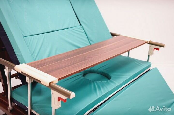 Медицинская кровать для инвалидов