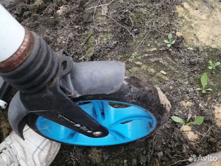 Дорожный самокат