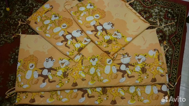 Бампер на кроватку