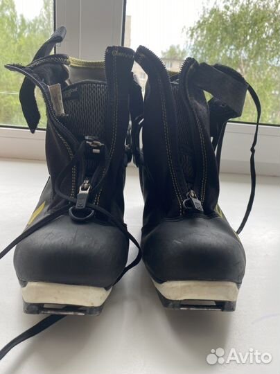 Лыжные ботинки fischer jr combi