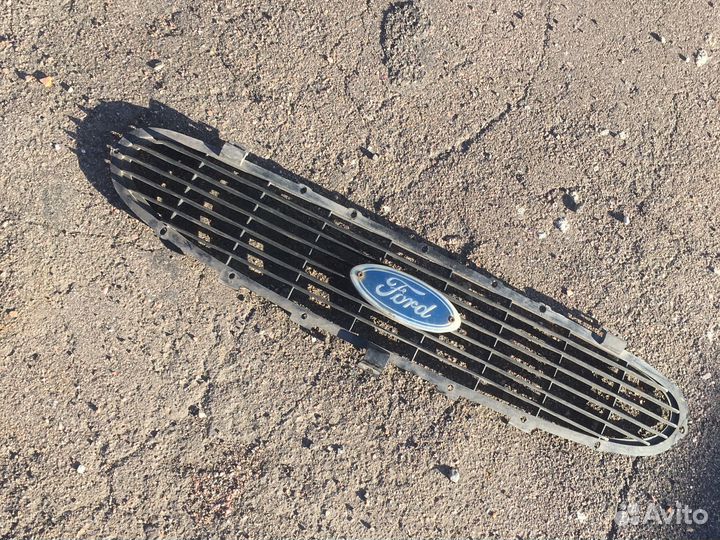 Решетка радиатора Форд Транзит
