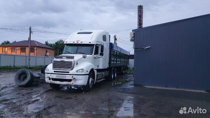 Freightliner Columbia, 2002