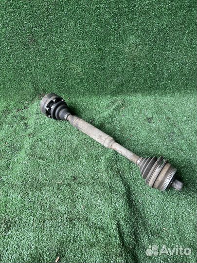 Привод VW Passat B5 передний левый