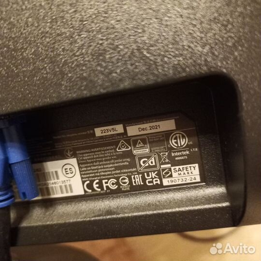 Монитор Philips 223v5l