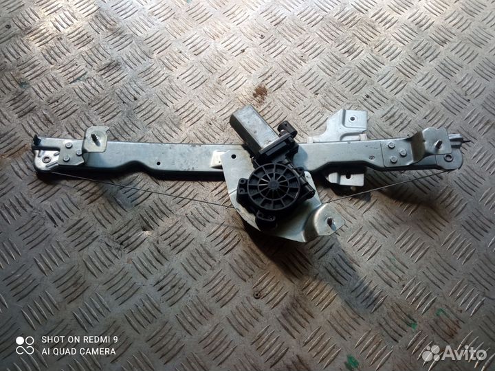 Стеклоподъёмник передний правый Renault Duster