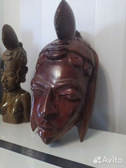 Африканская маска и бюст из дерева