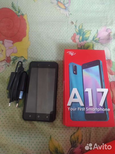 Телефон itel A17
