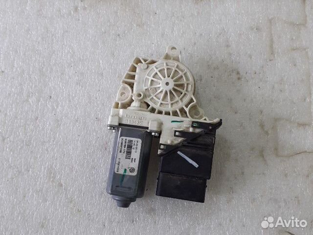 Маторчик стеклоподъемника задний левый Jetta 6