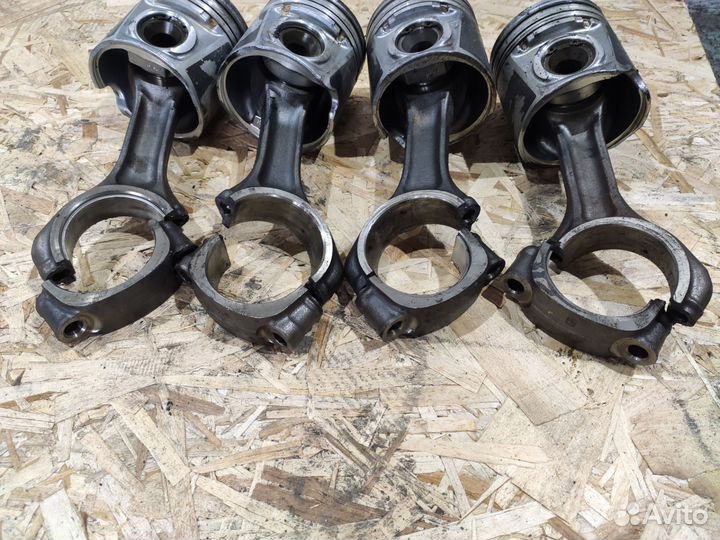 Поршень с шатуном Iveco Daily 3.0