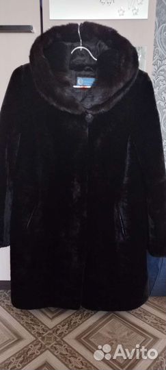 Шуба мутоновая с капюшоном