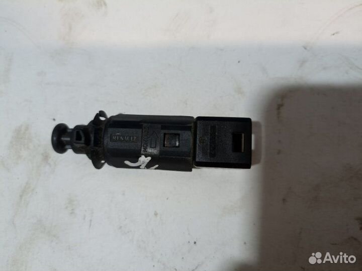 Датчик тормоза Renault Logan 1 седан 1.4 K7J710