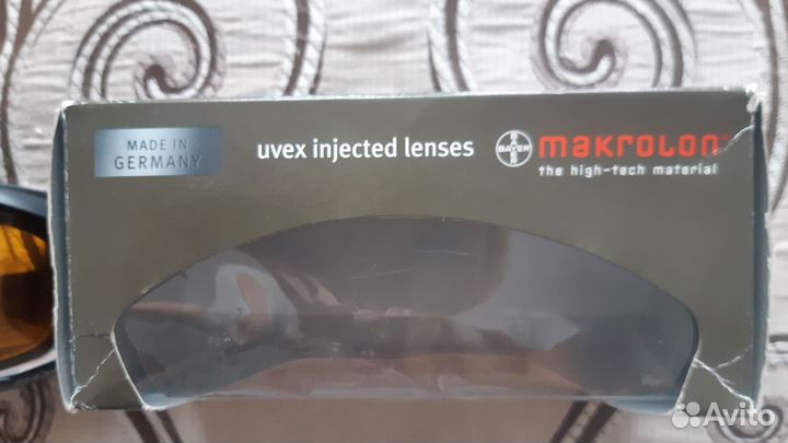 Горнолыжные очки uvex