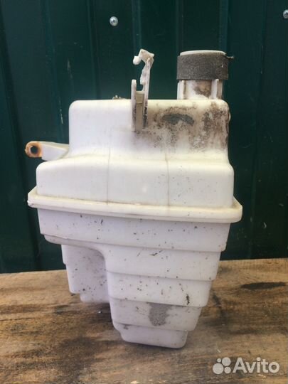 Бачок омывателя лобового стекла Geely Emgrand EC7