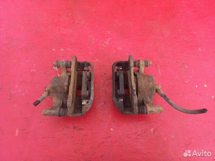 Передние тормозные суппорта Hyundai Accent