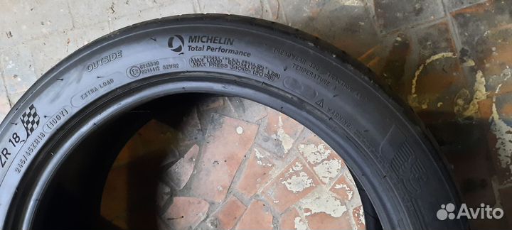 Michelin Pilot Sport 4 245/45 R18 100Y