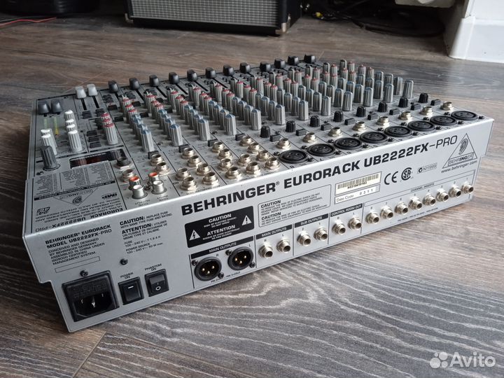 Микшерный пульт Behringer UB2222FX