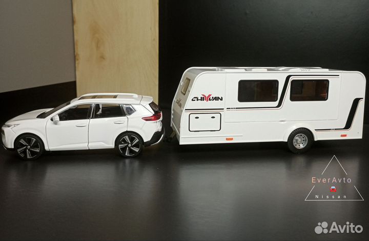 Машинка металлическая Nissan X-Trail с автодомом