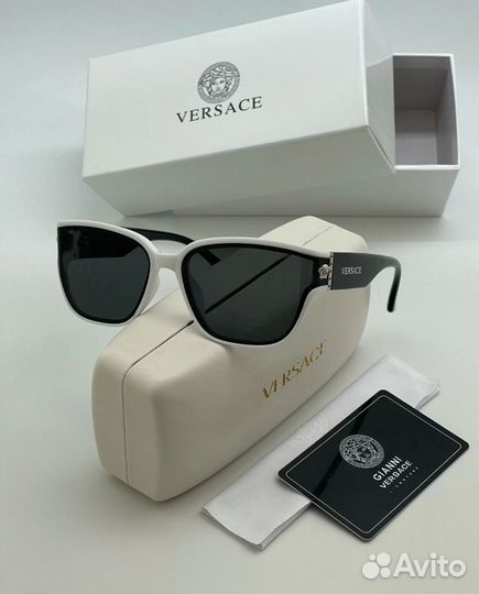 Солнцезащитные очки женские Versace