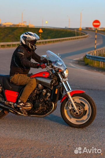 Yamaha V-MAX 1200