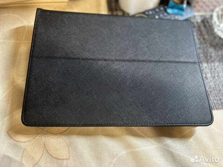 Чехол на планшет новый