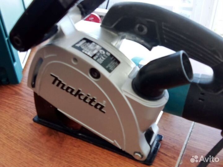 Аренда - прокат Штроборез Makita SG 1251 J