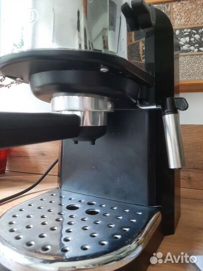 Кофемашина с капучинатором DeLong EC270