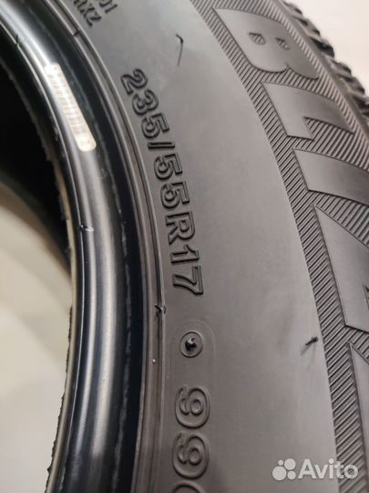 Bridgestone Blizzak VRX 235/55 R17 99S