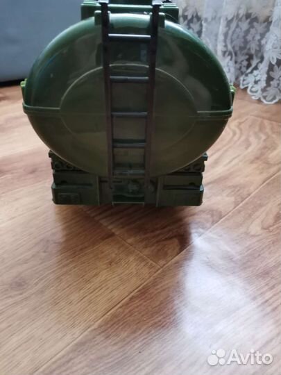 Большой бензовоз