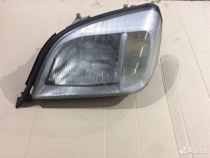 Фара левая Mercedes-Benz S-Class W140