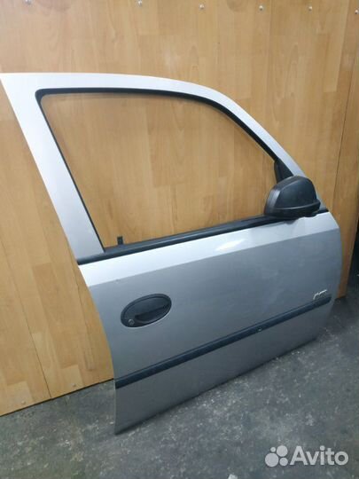 Дверь передняя правая Opel Meriva A минивэн 2005