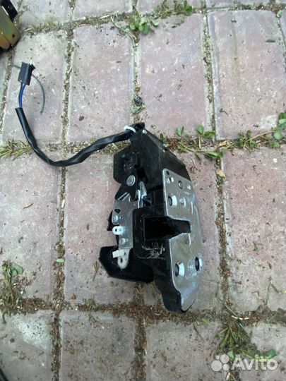 Передний правый замок kia spectra