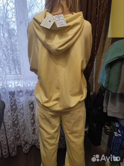 Спортивный костюм женский