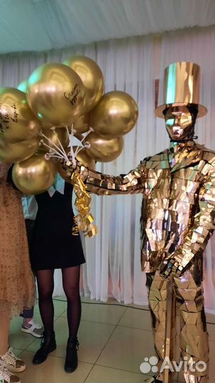Продам Костюм золотой человек