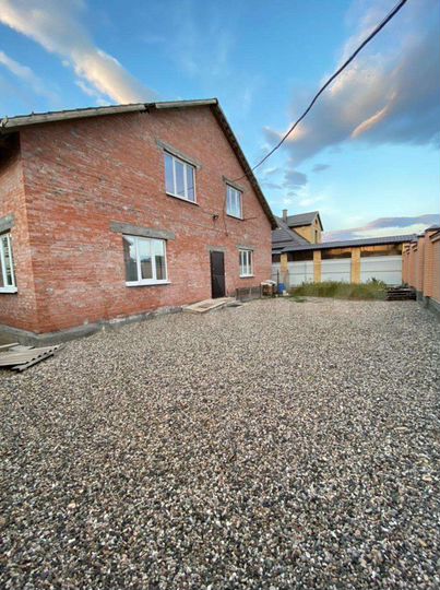 Дом 237 м² на участке 6 сот.