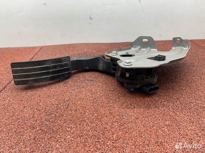 Педаль газа Renault Logan 2 L8 K7M812 1.6 2019