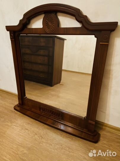 Прикроватная тумба + комод с зеркалом