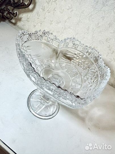 Ваза для фруктов конфет на ножке