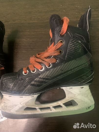 Хоккейные коньки бауэр