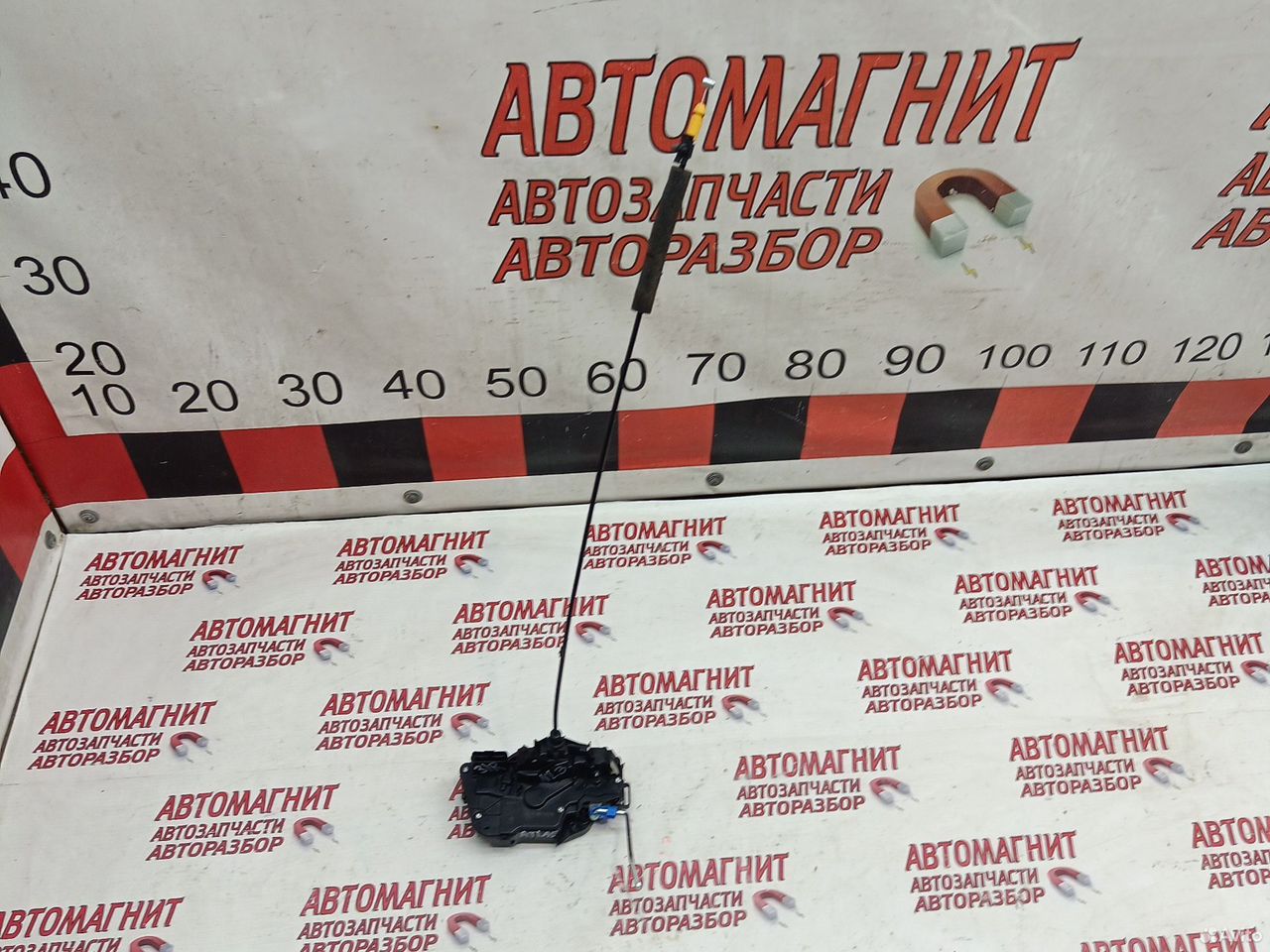 Замок двери задний правый Geely Atlas NL3