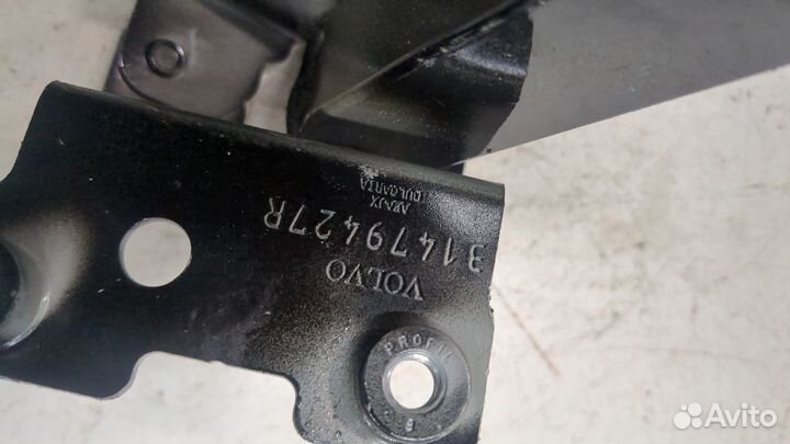 Петля крышки багажника Volvo S60 2018, 2020