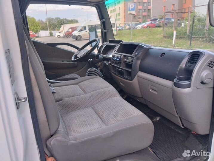 Nissan Cabstar, 2013