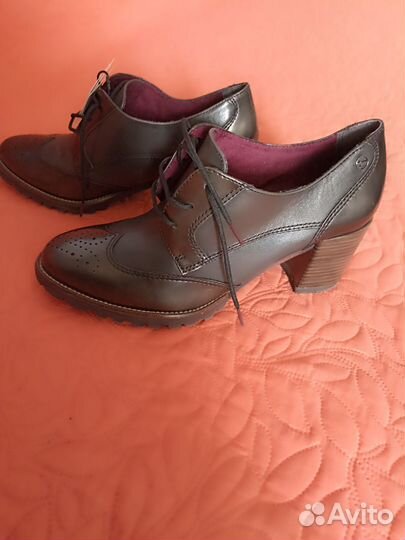 Ботинки на каблуке Tamaris 39