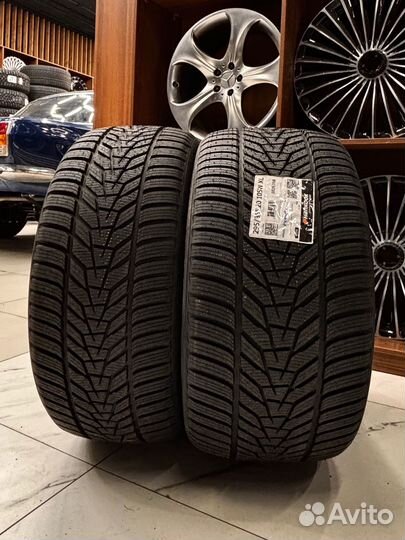 Hankook Winter I'Cept Evo 3 W330 255/40 R20 и 295/35 R20 105W